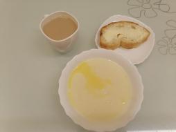 8 день, завтрак:
Батон с маслом.
Каша молочная манная жидкая с маслом.
Кофейный напиток.
